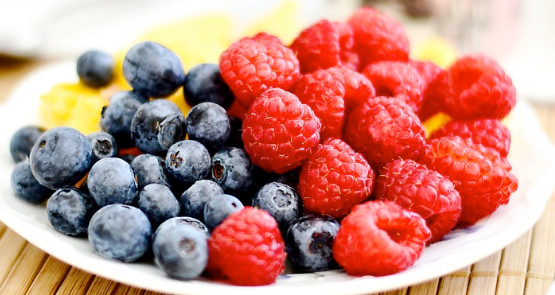 healthy-berries-foraging Foraged Healthy Berries